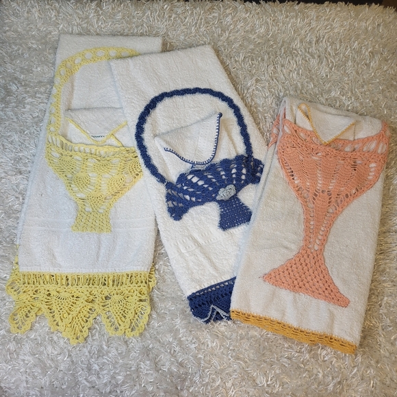 Other - Penny's Decorative Bath Towels, Sea Shell Crochet, Set of 3, Blue Yellow Pink